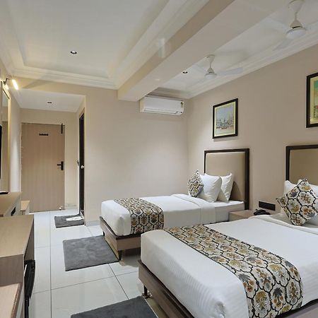 Hotel Royal Town Ahmedabad Exterior photo