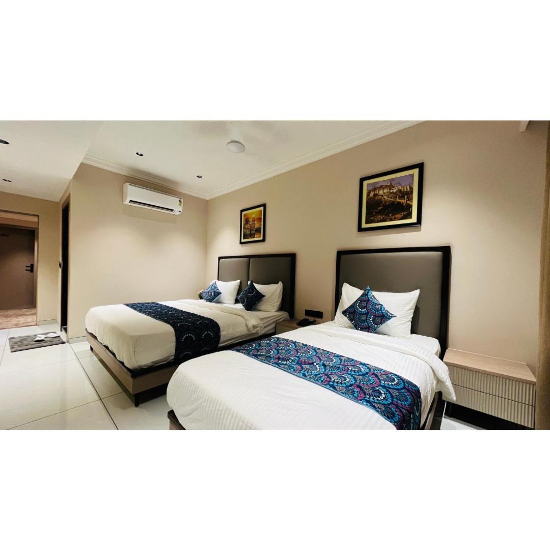 Hotel Royal Town Ahmedabad Exterior photo