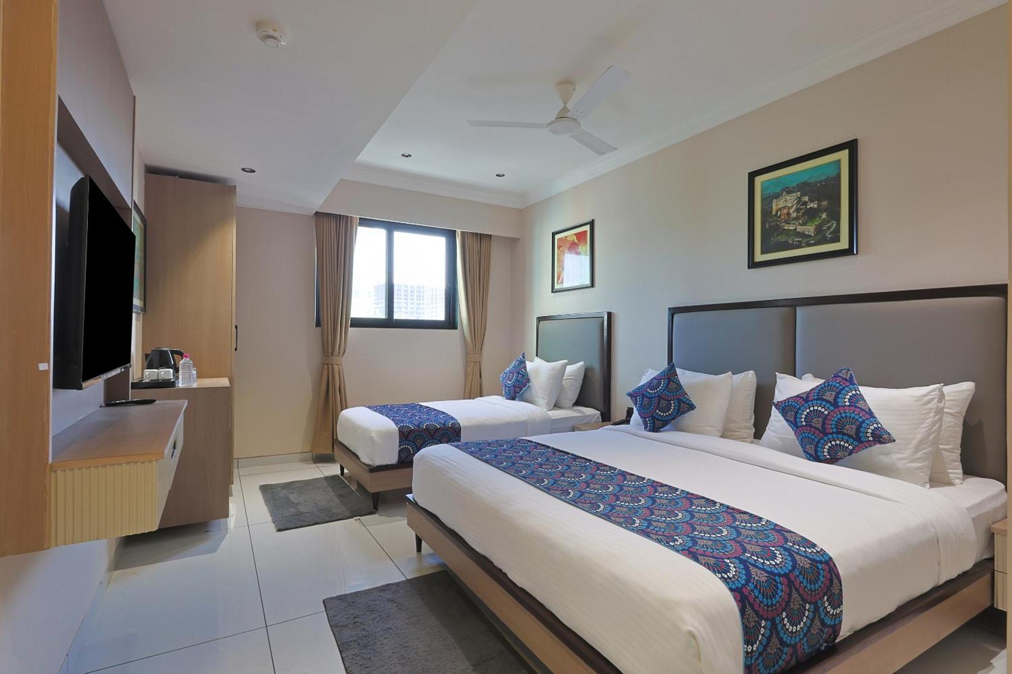 Hotel Royal Town Ahmedabad Exterior photo