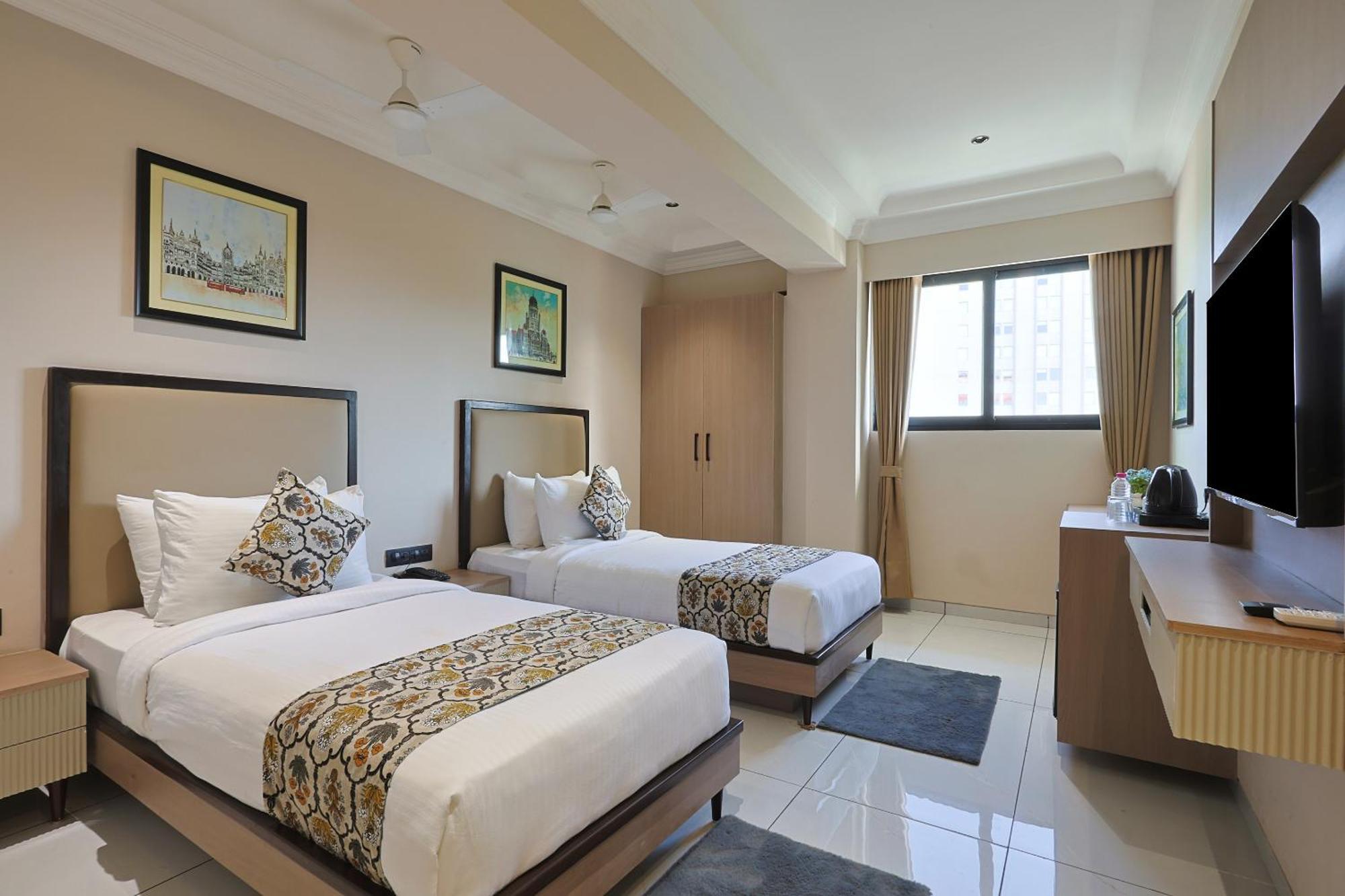 Hotel Royal Town Ahmedabad Exterior photo