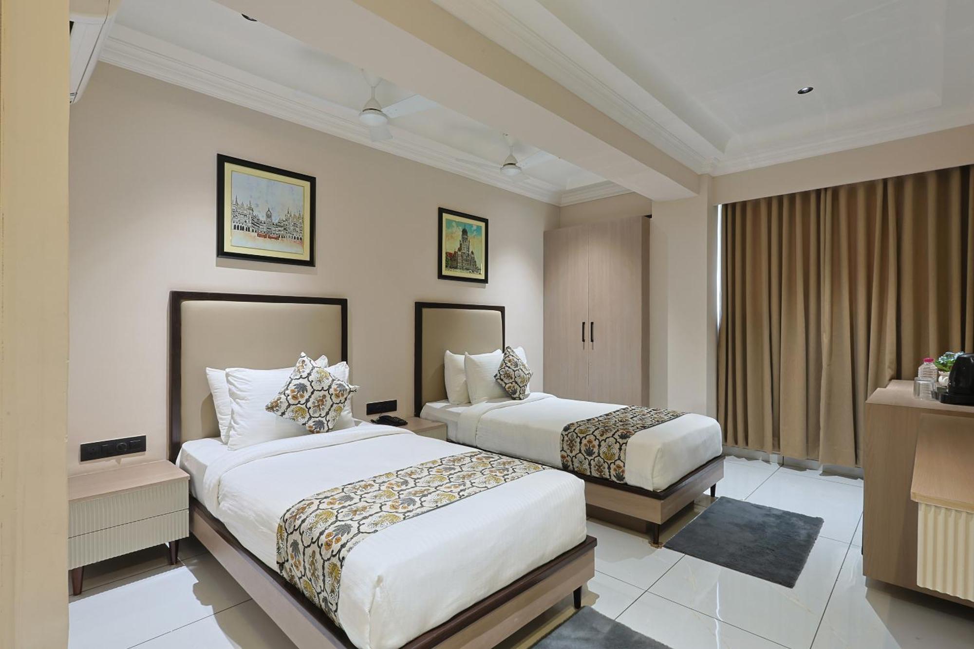 Hotel Royal Town Ahmedabad Exterior photo