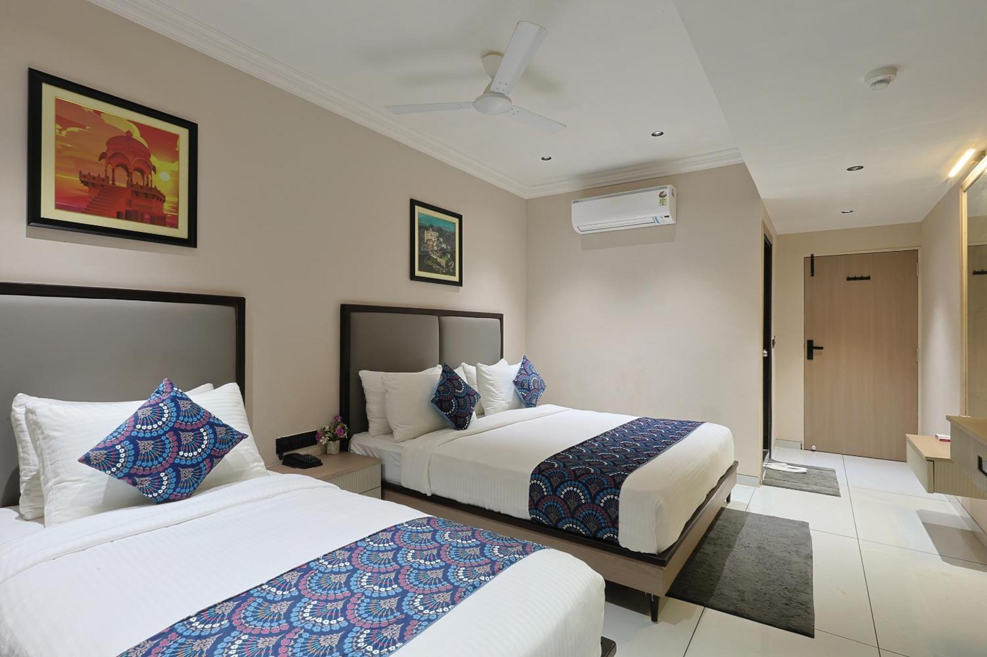 Hotel Royal Town Ahmedabad Exterior photo