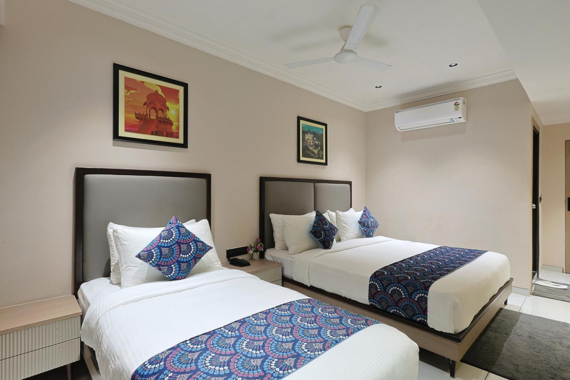 Hotel Royal Town Ahmedabad Exterior photo