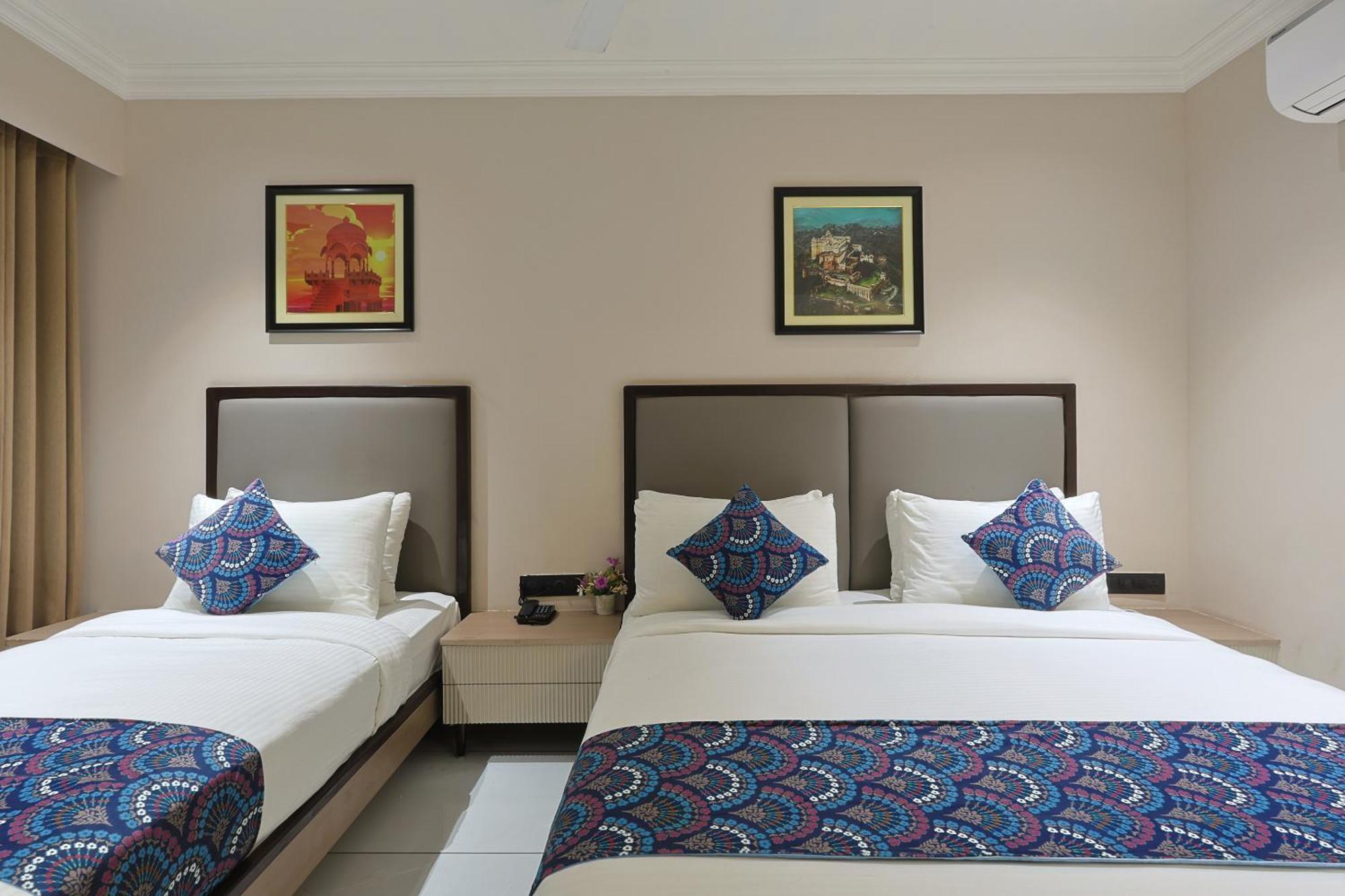 Hotel Royal Town Ahmedabad Exterior photo