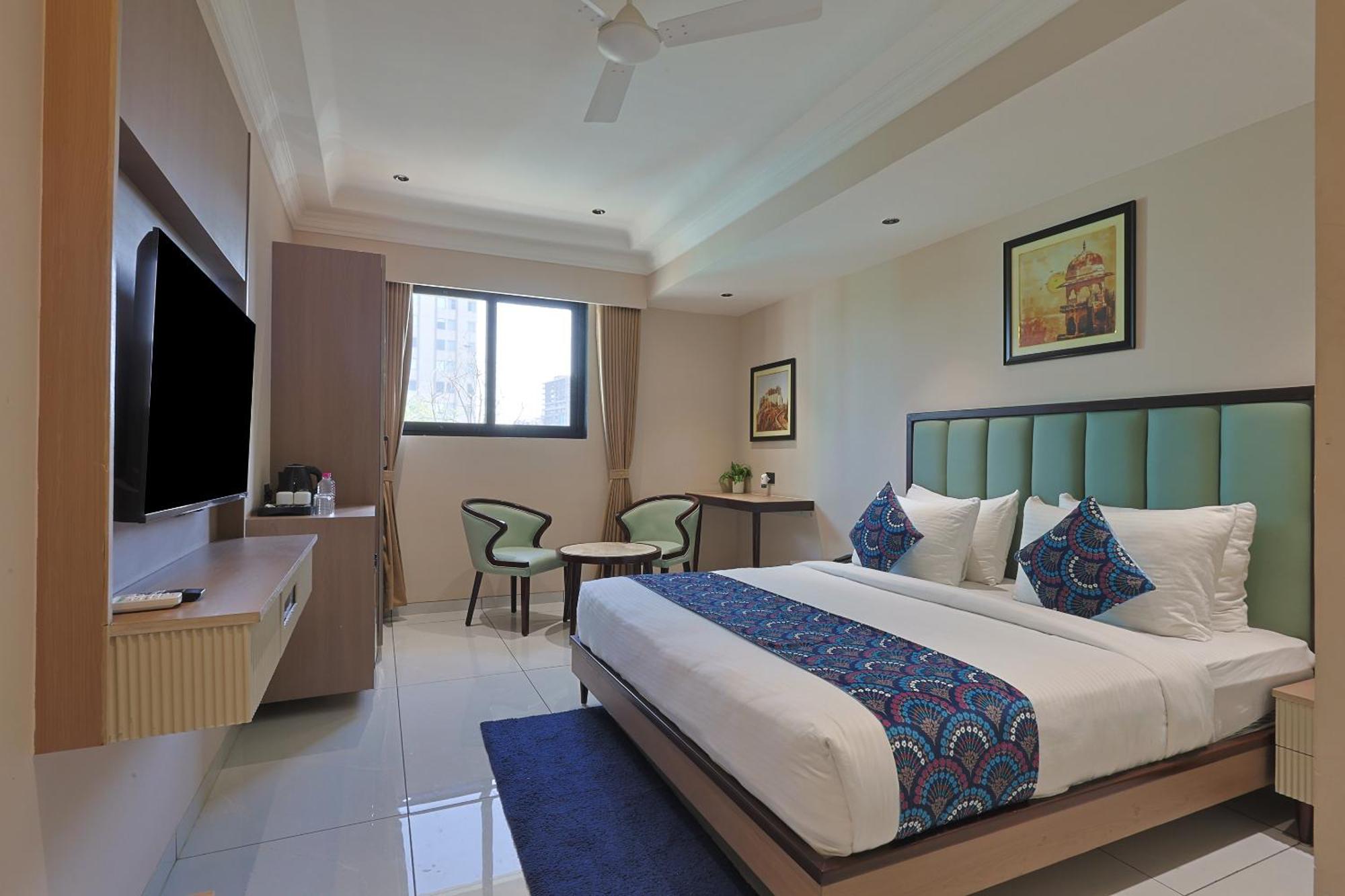 Hotel Royal Town Ahmedabad Exterior photo