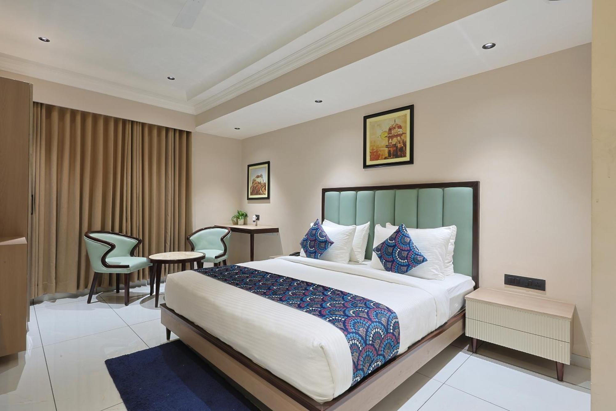 Hotel Royal Town Ahmedabad Exterior photo